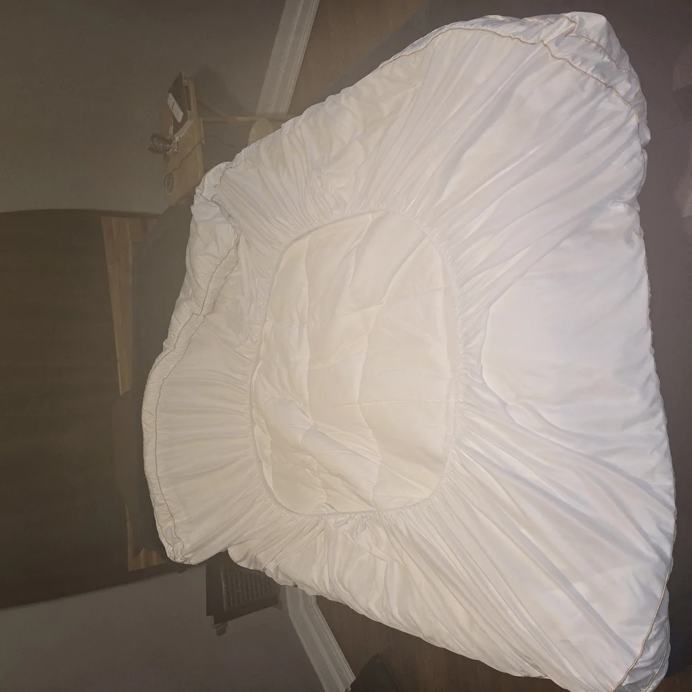 Luxurious White Bed Topper